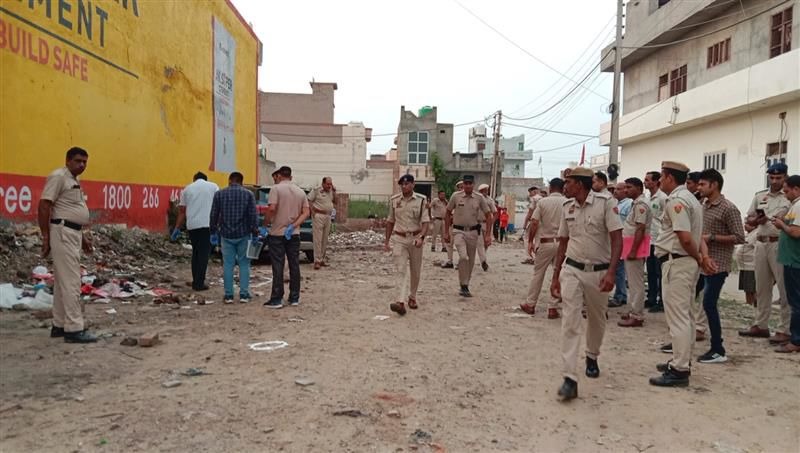 VIJAY UPADHYAY - Hero Motorcycle Showroom Owner and JJP leader Ravindra  Saini shot dead in Haryana's Hisar