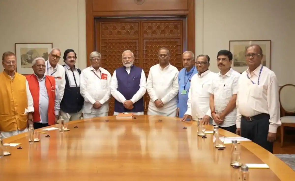 VIJAY UPADHYAY - Centre approves assured 50% of salary as pension for govt employees under Unified Pension Scheme